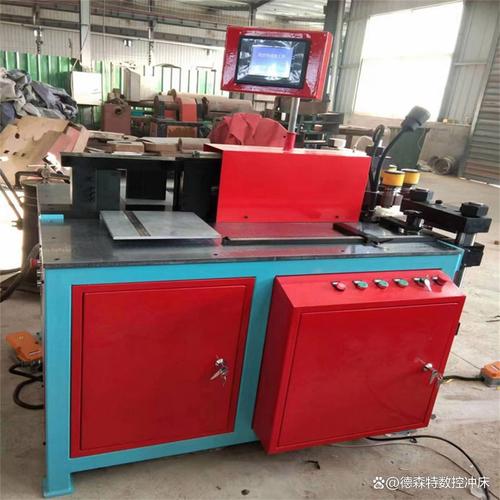 理解三合一铜排加工机制造厂,首先需厘清其最终产品